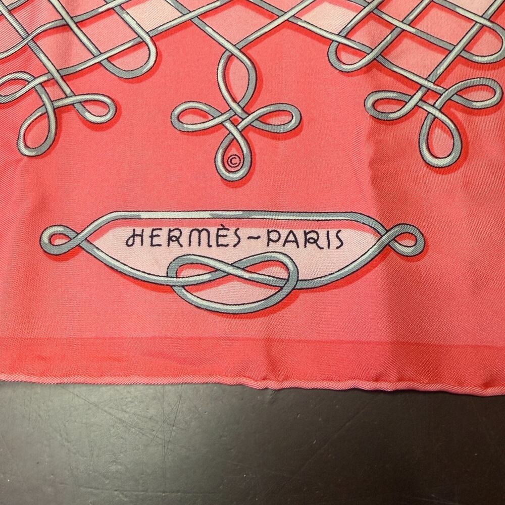 Authentic Hermès Vinci Scarf 1968 Françoise Héron Coral Silk 35x35 Certified - Picture 2 of 7